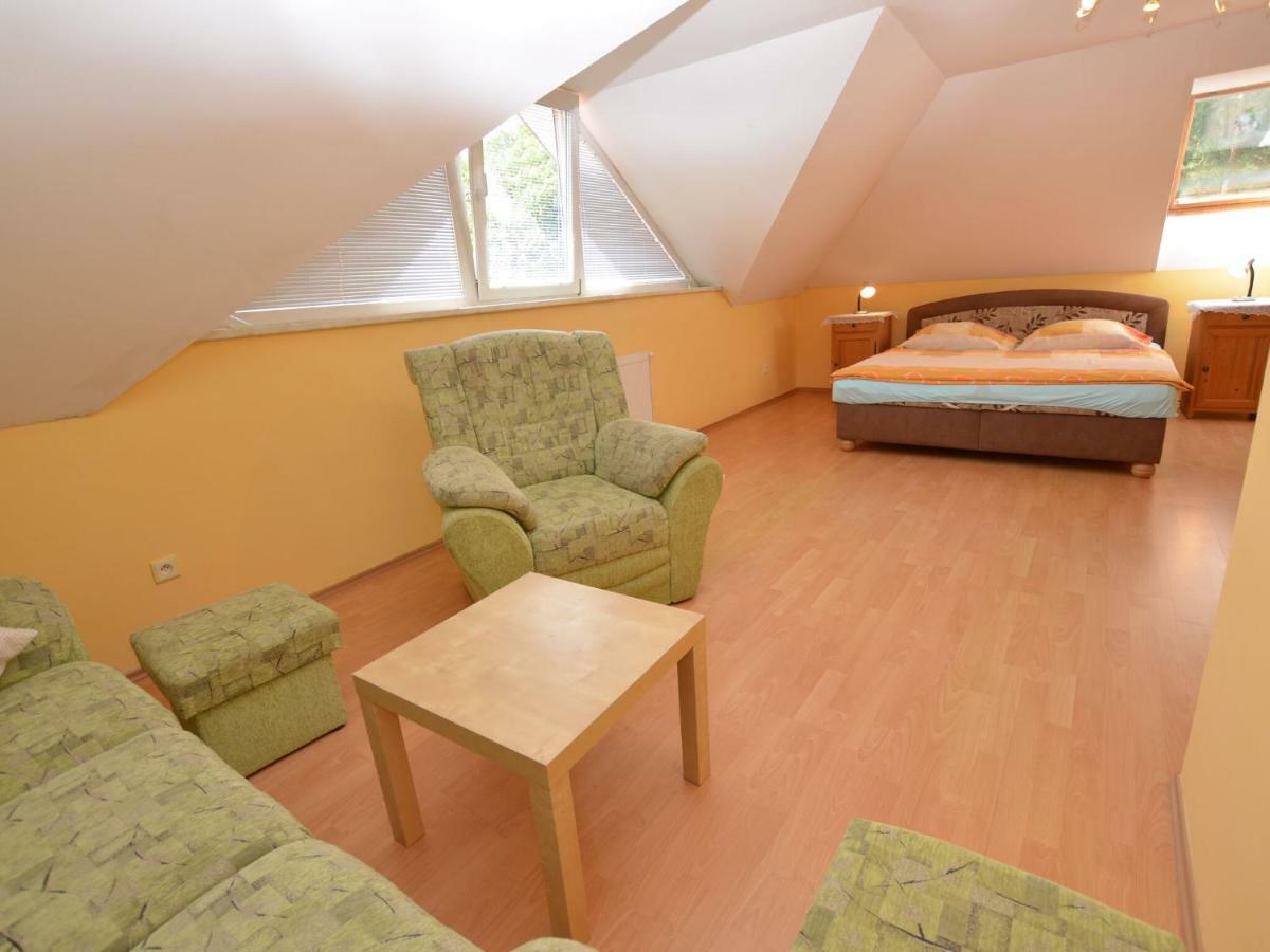 Comfortable Detached House With Large Garden Villa Klokoci ภายนอก รูปภาพ